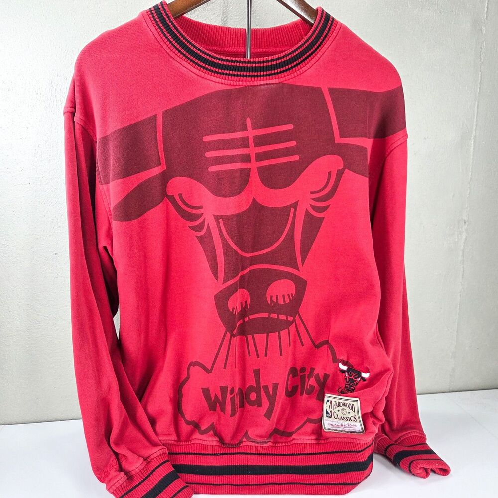 Mitchell & Ness Chicago Bulls Windy City Hardwood Classics Sweatshirt Women's S